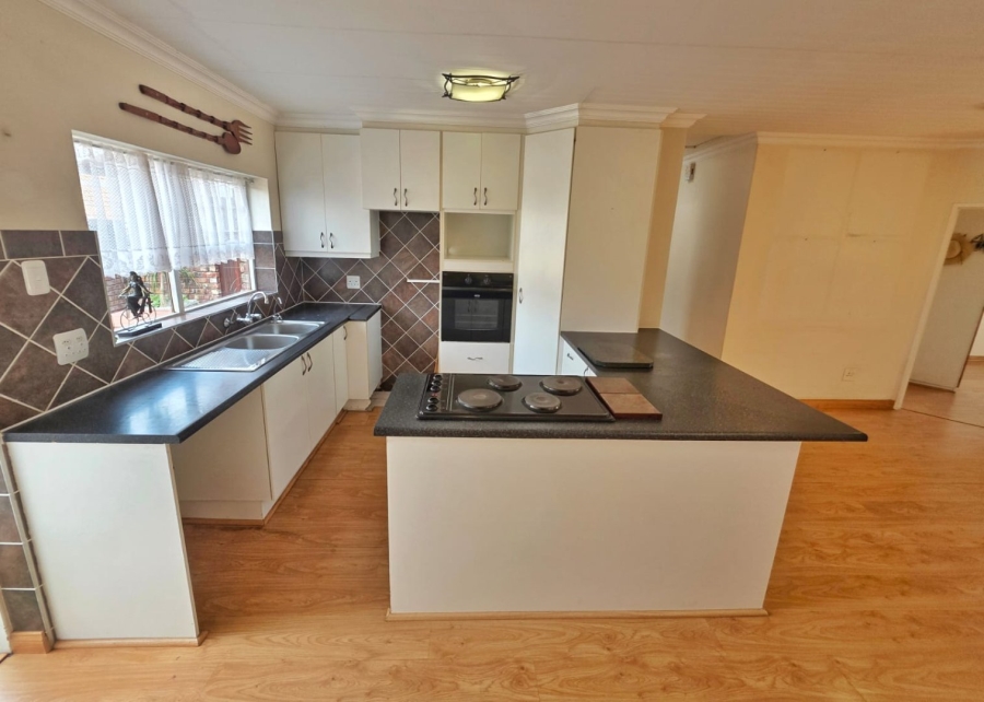 3 Bedroom Property for Sale in Hartenbos Central Western Cape
